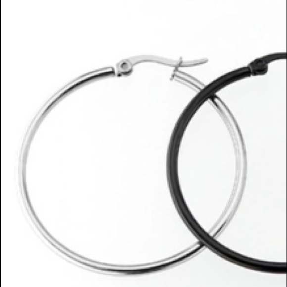 NEW Silver Tone 2” Round Circle Hoop Earrings - Picture 5 of 6